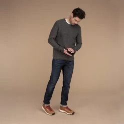 Sherpa Adventure Gear Sherpa Men's Chagpori Crew 10 Sherpa Adventure Gear Sherpa Men's Chagpori Crew